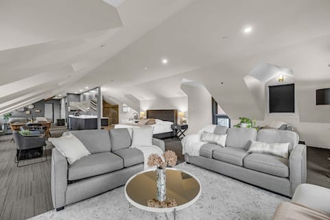 Successful Airbnb property: The British Hotel - Penthouse J.W. McConnell in Aylmer