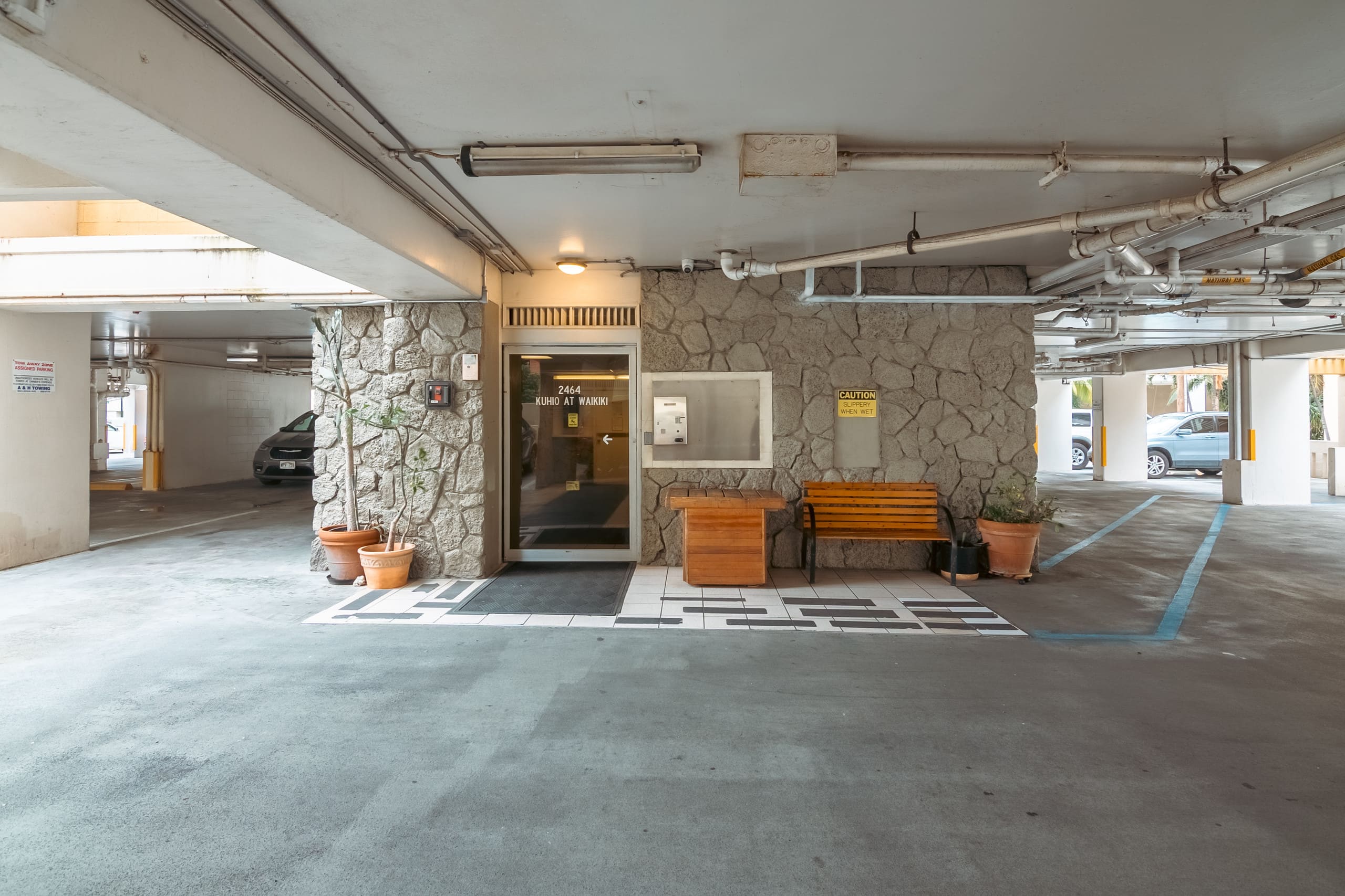 Condo in Honolulu · ★4.83 · 2 bedrooms · 3 beds · 2 private baths - Image 73