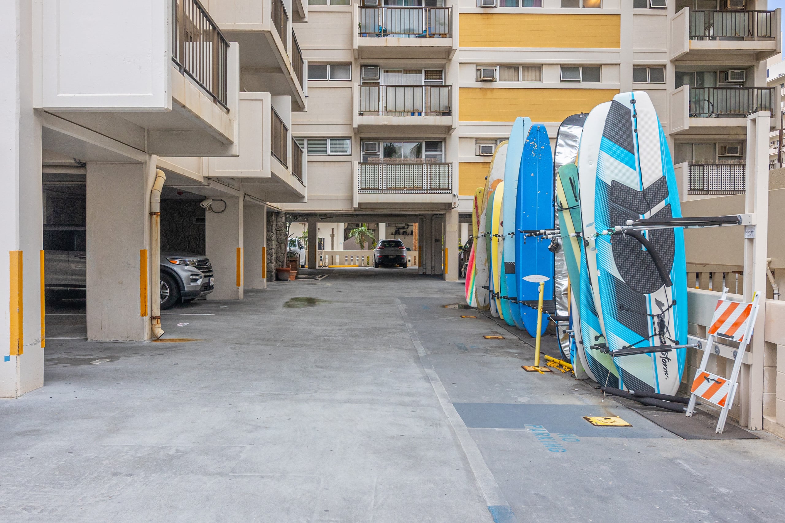 Condo in Honolulu · ★4.83 · 2 bedrooms · 3 beds · 2 private baths - Image 61