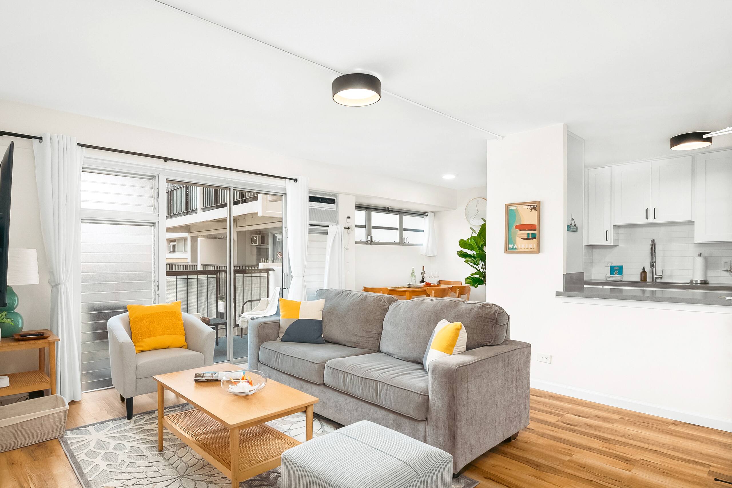 Condo in Honolulu · ★4.83 · 2 bedrooms · 3 beds · 2 private baths - Image 9