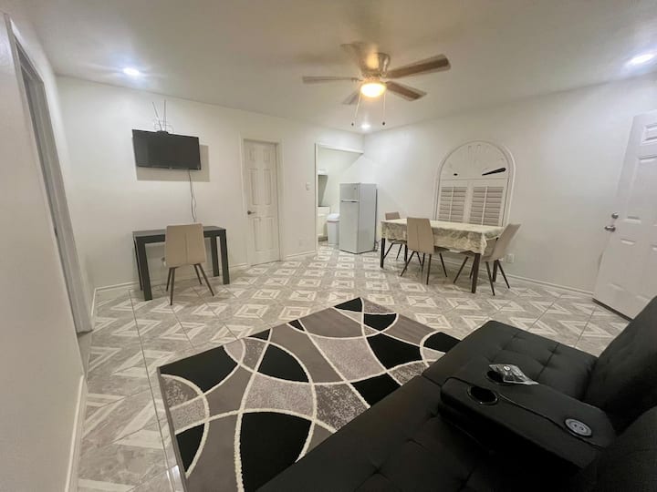 Hillsideexecutiveapartment - Laredo, TX