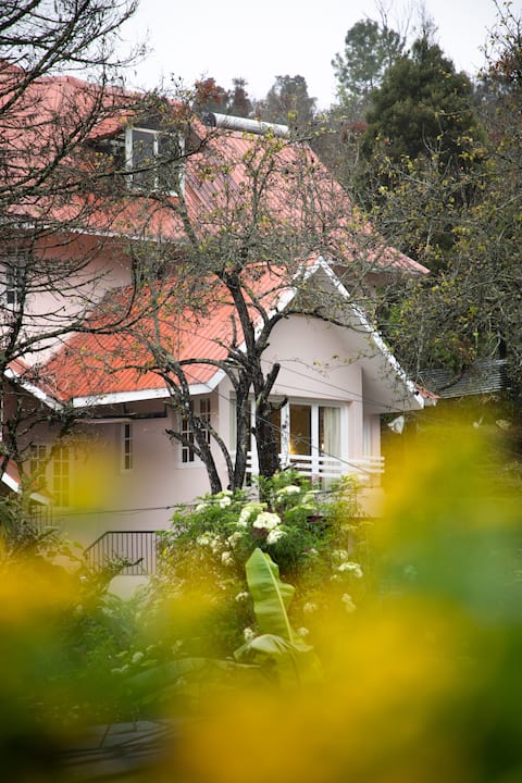 Akkandi Veedu Fairy Falls Road