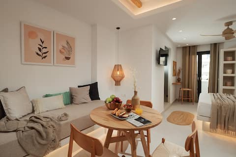 Popular Airbnb listing: Due Venti Downtown Suites Naxos (Junior) in Περιφερειακή Ενότητα Νάξου
