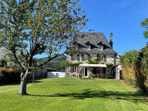 Family home in Auvergne, nature and comfort