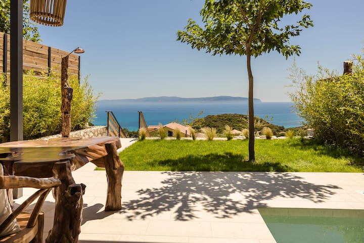 Hilaritas Luxury Seaview Suite W/ Private Jacuzzi - Kateleios