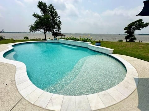 Lone Star Bayhouse