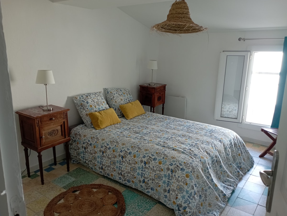 საძინებელი 1