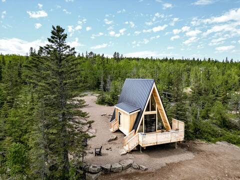 Summit A-Frame on Lake Superior with Sauna