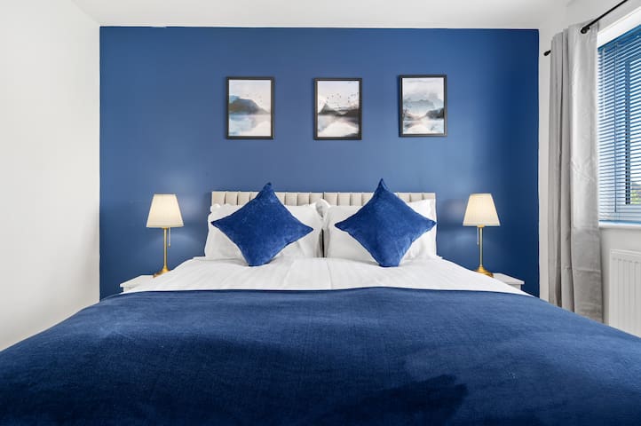 Superb Two Bedroom House Near Etihad & Co-op Live