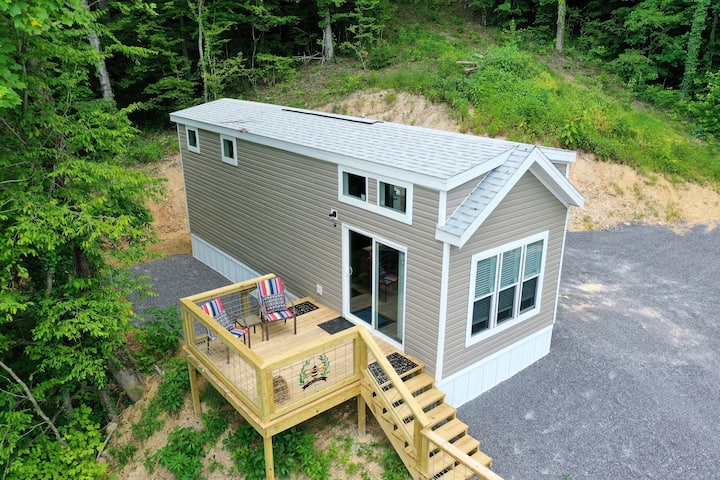 Tiny Romantic Mtn Escape For Two - Wears Valley, TN