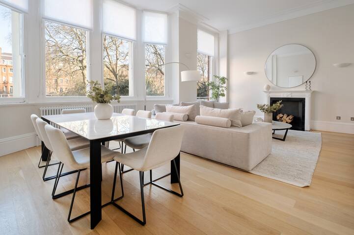 Spectacular Cadogan Square single-level flat w/AC gallery image 2