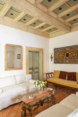 Elegant, Spacious, Central, in historical building gallery image 3