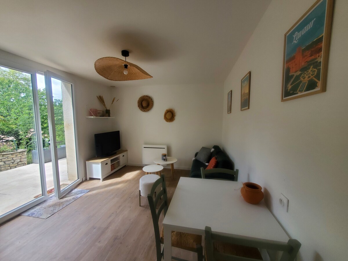 Popular Airbnb listing: Charming and new apartment in Tarn