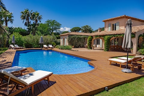 Beautiful Villa, Heated Pool, Garden, Air Conditioning