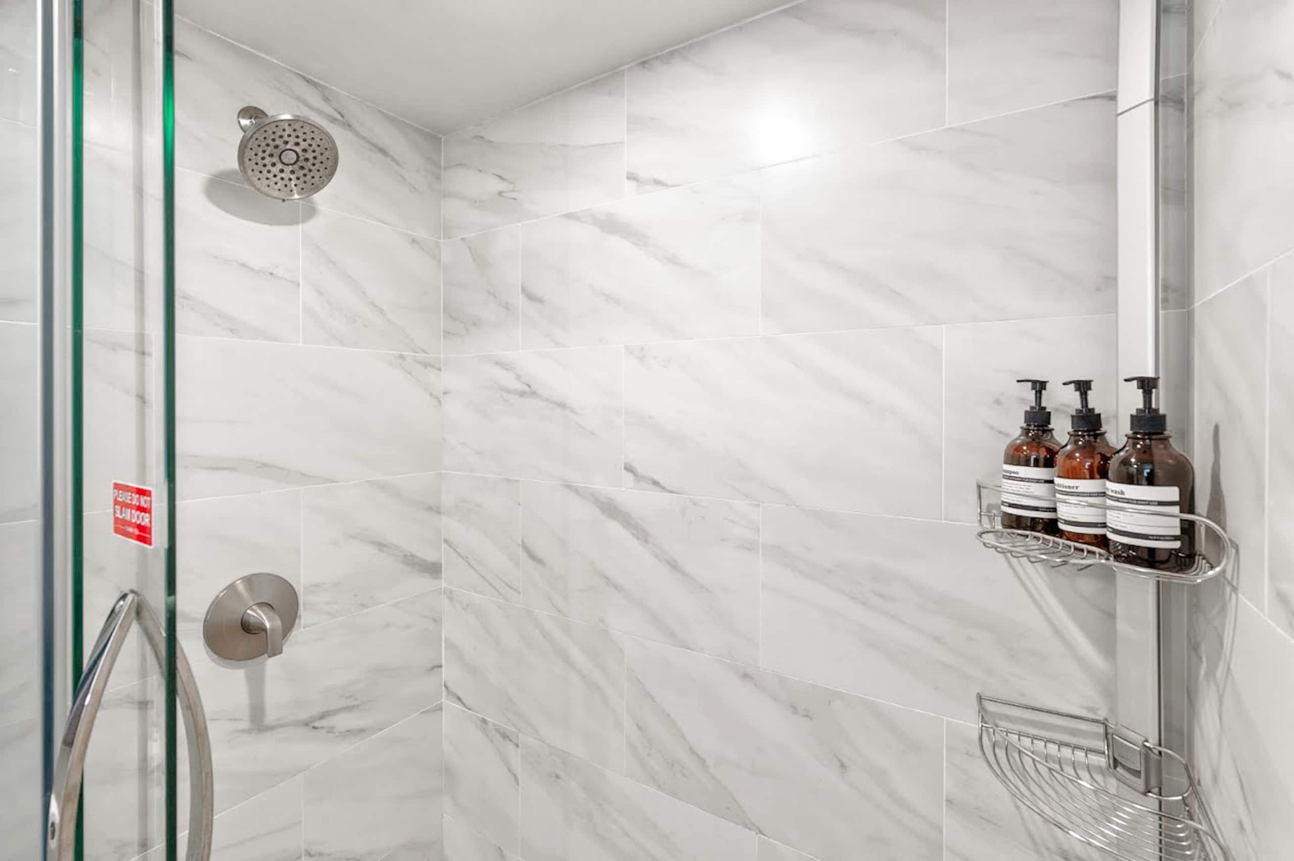 New! Gorgeous Boutique King Studio w/Parking~ - Image 21