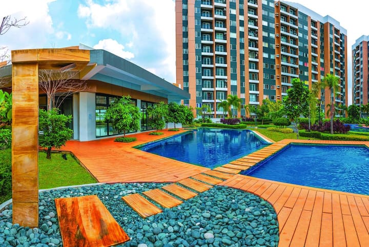 the hive residence taytay