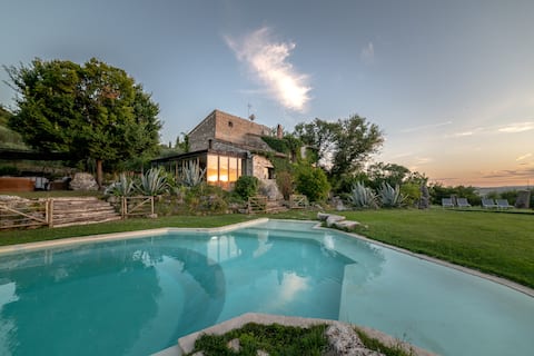 Private villa with swimming pool in Tuscany