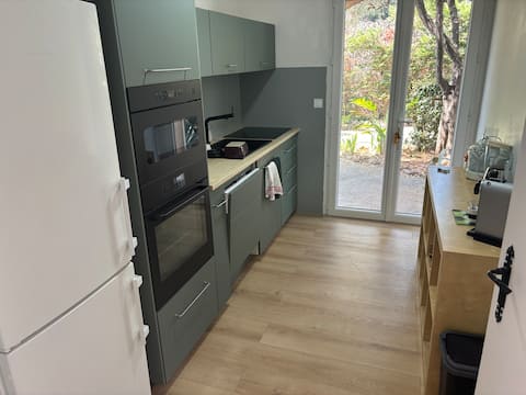 Popular Airbnb listing: Saint Aygulf Apart. air-con, 70m2, 4 p., priv.pool in Fréjus