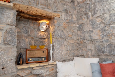 Popular Airbnb listing: Charming Villa Mira with pool in Poljane