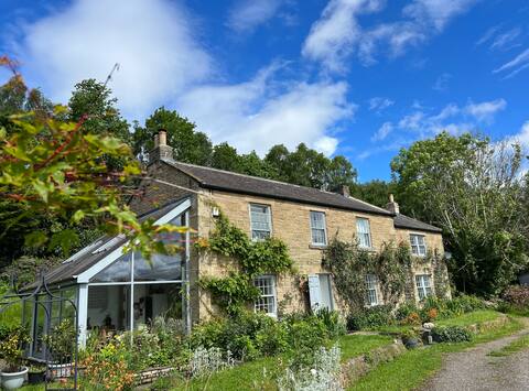 Stylish Farmhouse with Fantastic Views