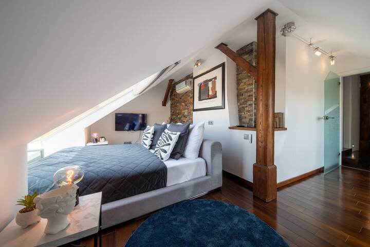 Castle View Presidential Apartment Foosball & Xbox gallery image 4