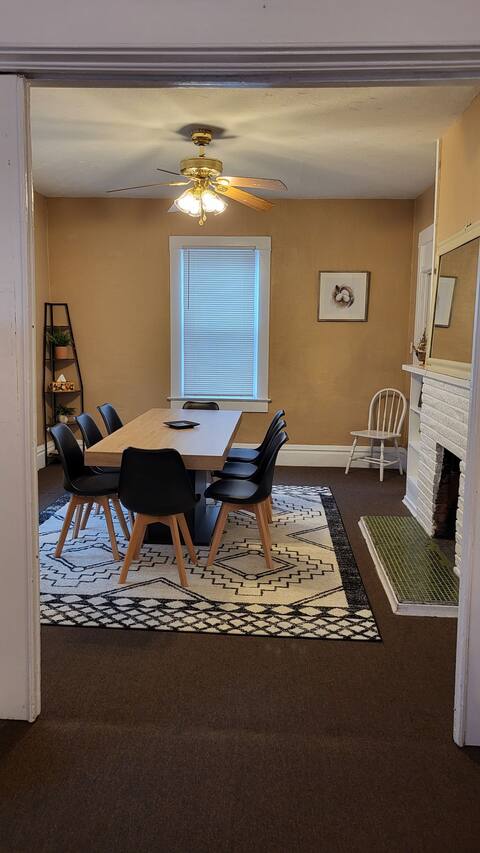5bd near Millikin. Separate Dining Room!