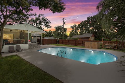Pool+Grill+Gated Yard+Movie Theater+Plenty Parking