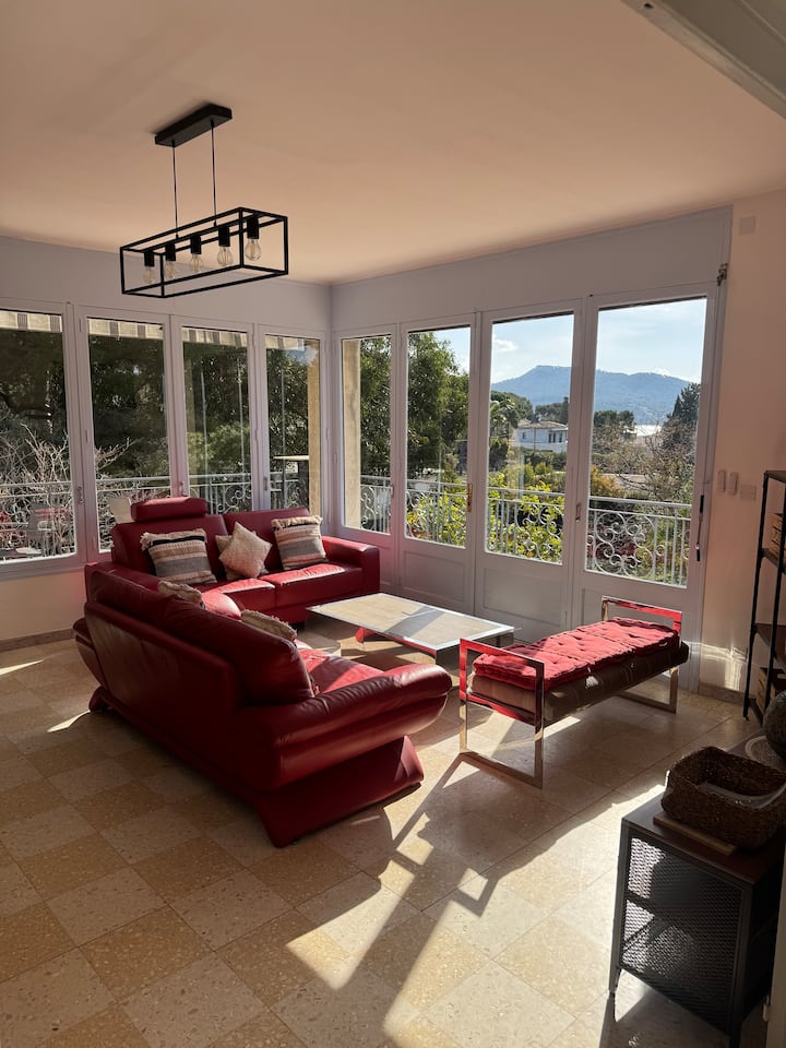 Villa Climatisée Vue Mer, Plage à Pied, 3 Chambres - Saint-Cyr-sur-Mer