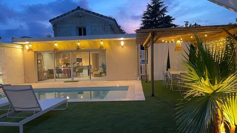 Typical Bordeaux stone house with swimming pool
