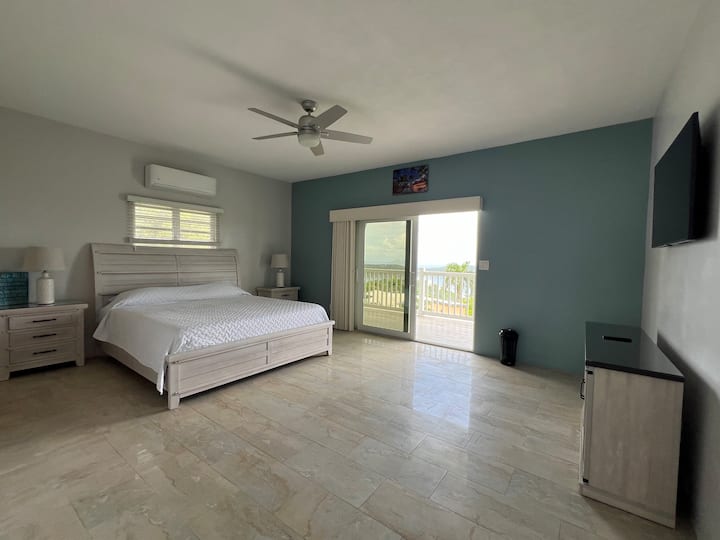 Mountaintop Island Escape With Generator - Charlotte Amalie
