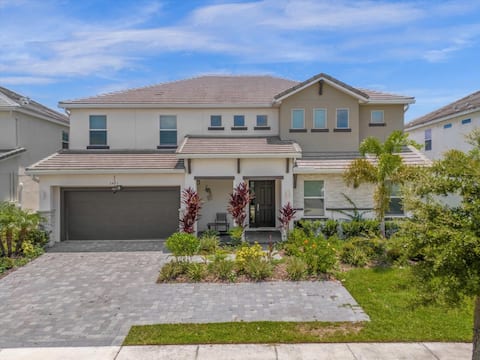 9 BD/7 BA Sleeps 18! Veranda Palms (2493 SD)