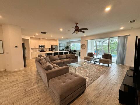 9 BD/7 BA Sleeps 18! Veranda Palms (2493 SD)