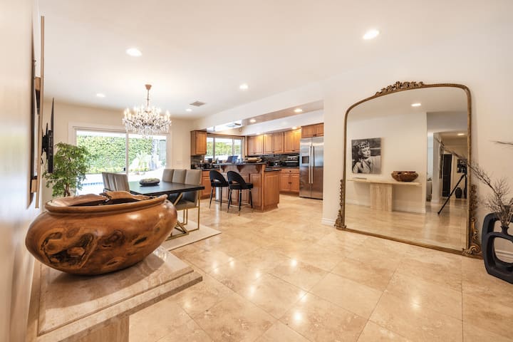 Luxury Hollywood Hills Villa with Private Pool gallery image 2