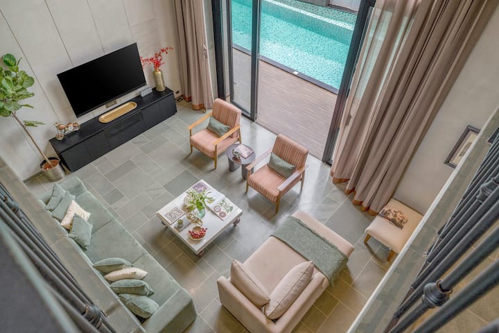 Living room image 6