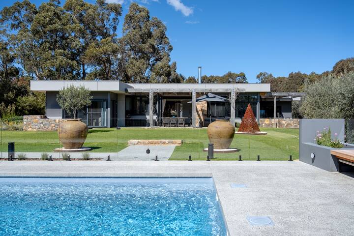 Ginahgulla Olive Estate I Private Properties gallery image 2