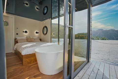 Houseboat By Or