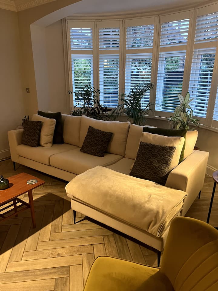 Immaculate 3-bed Detached House - Southend-on-Sea
