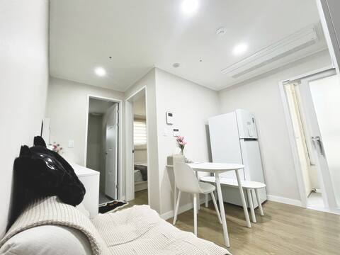 2 minutes from Sillim Station New Full Option Residence Hana Stay (602)
