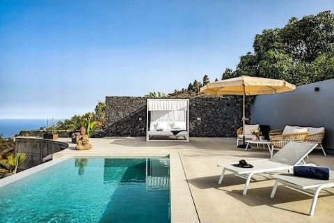 Dream House - Heated Pool & Jacuzzi