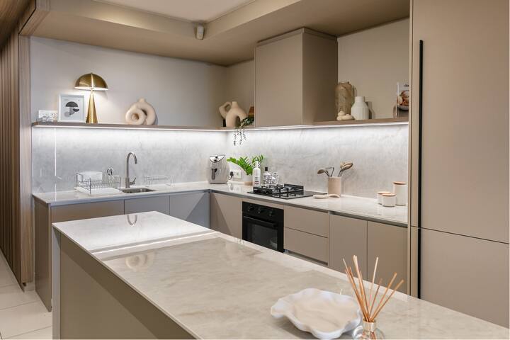 Joe’s Abode 301 The Odyssey Green Point CapeTown gallery image 5