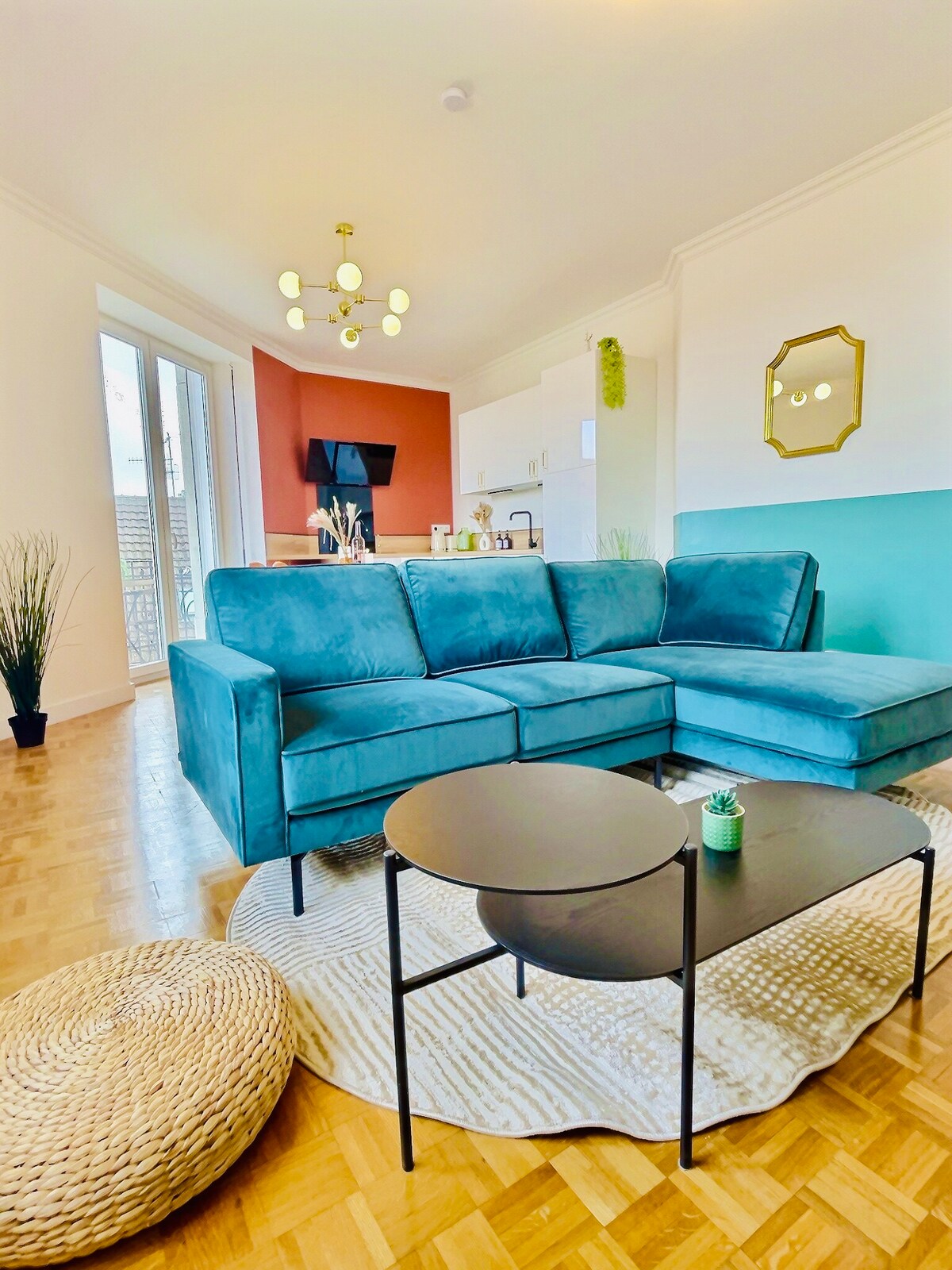 โซฟา 4 ที่นั่งสำหรับช่วงเย็นที่ผ่อนคลายของคุณ