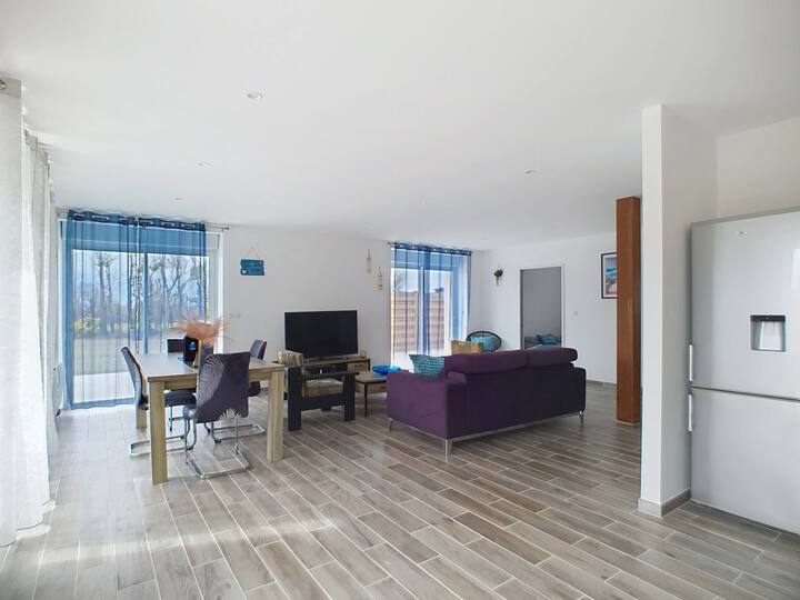 Magnifique Maison De Vacances En Pierre 4 Baies - Plozévet