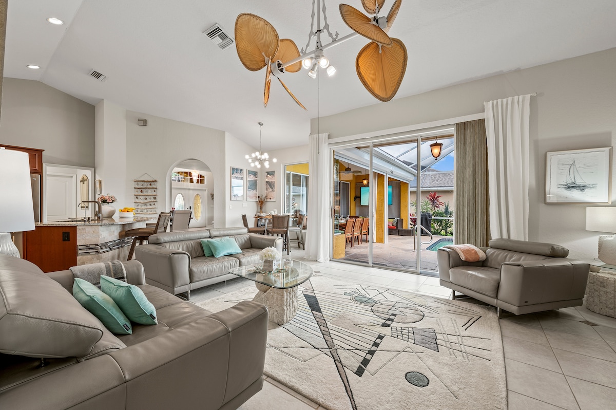 Top performing Airbnb: NEW Luxury Lakefront Villa! Heated Salt-Water Pool in Berkshire Lakes