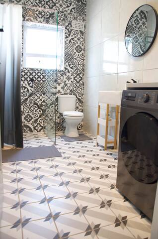 Modern stylish home in Cape Town gallery image 3