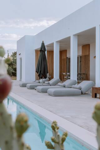 Luxury design villa with pool in top location gallery image 2