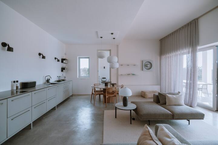 Luxury design villa with pool in top location gallery image 4