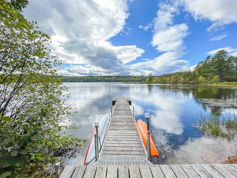 Peaceful Lakefront Cabin | Sauna, Kayaks & Dock