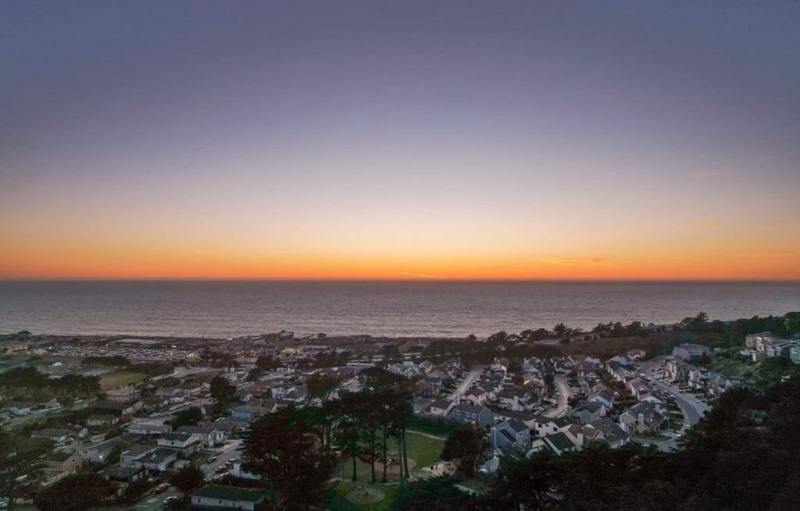 Ocean View Home with 3 Private Decks, Pacifica - Photo 70