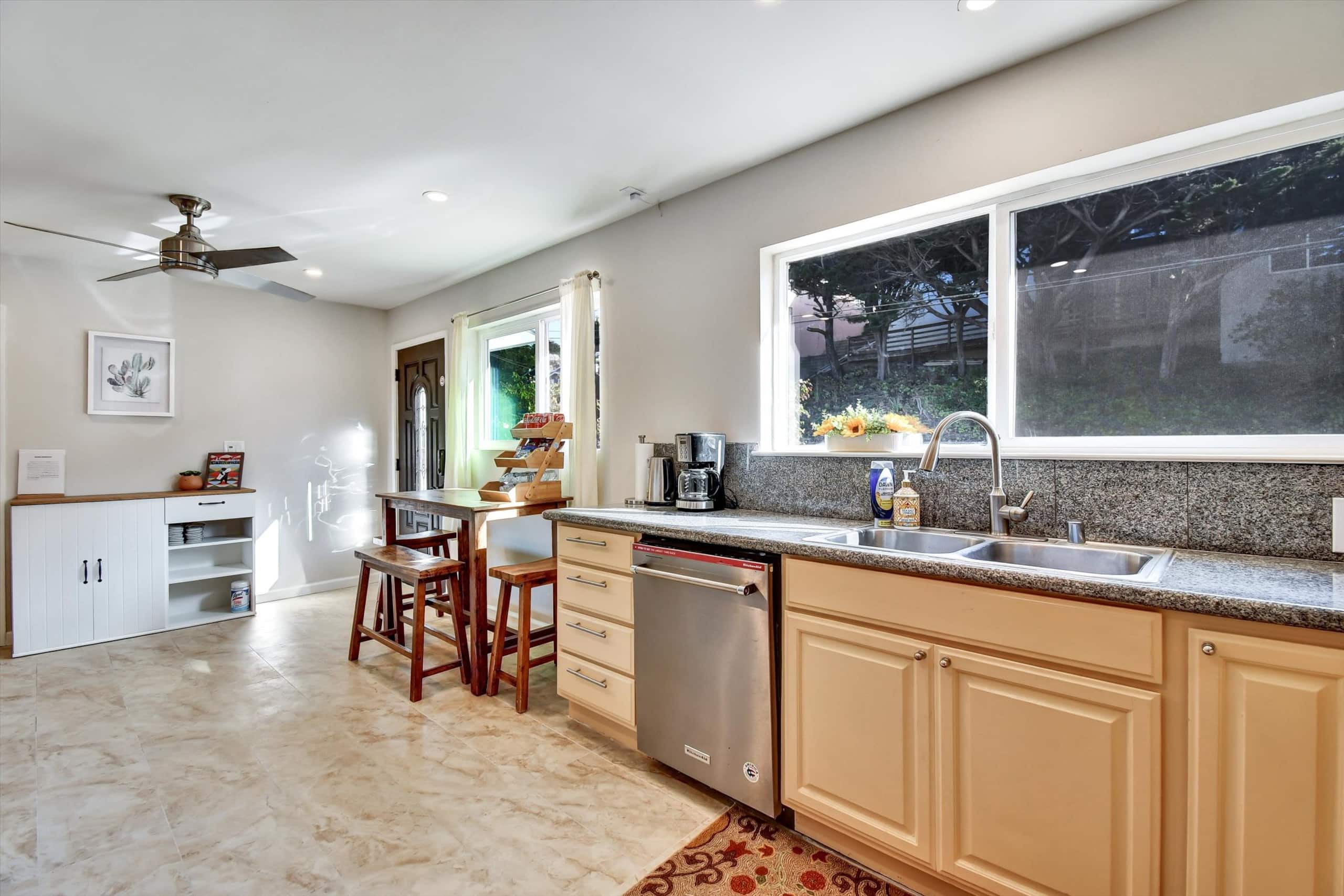 Ocean View Home with 3 Private Decks, Pacifica - Photo 8