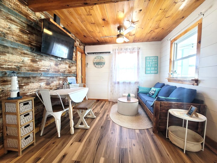 Sea & Sun Cottage #1 - Hampton Beach, NH
